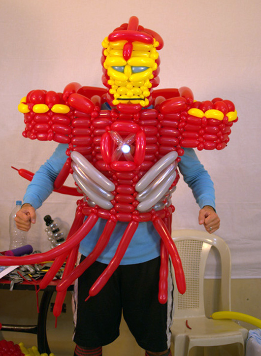 Full Iron Man Suit Using 500 Balloons — GeekTyrant