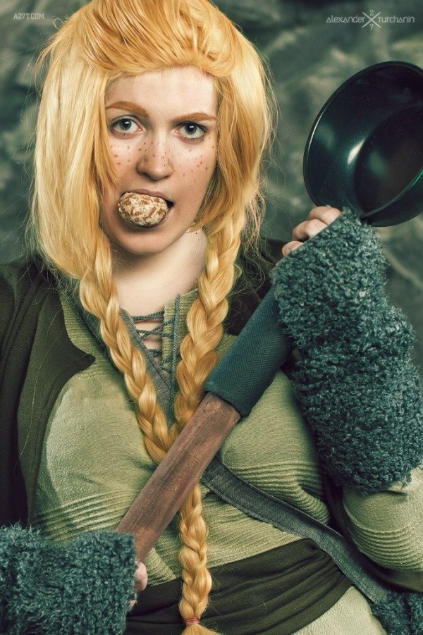 Women Cosplaying As Male Characters From The Hobbit 