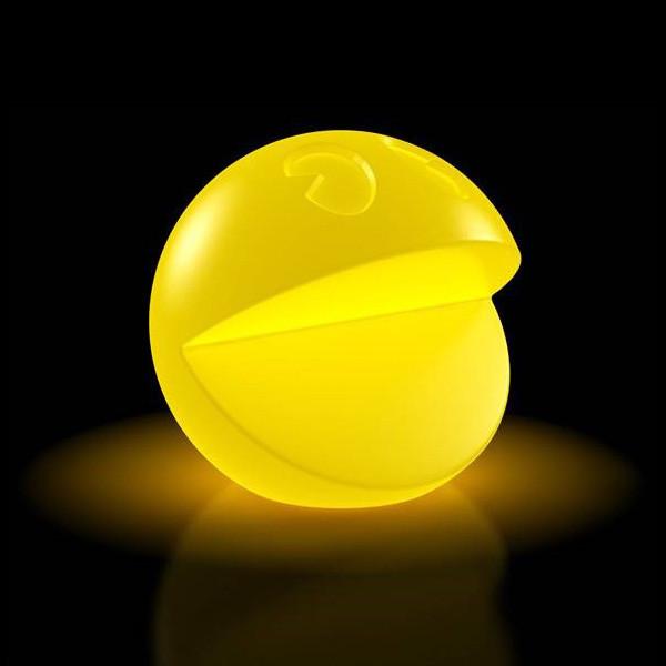 Retro PAC-MAN Lamp, Complete With Classic Sound Effects 