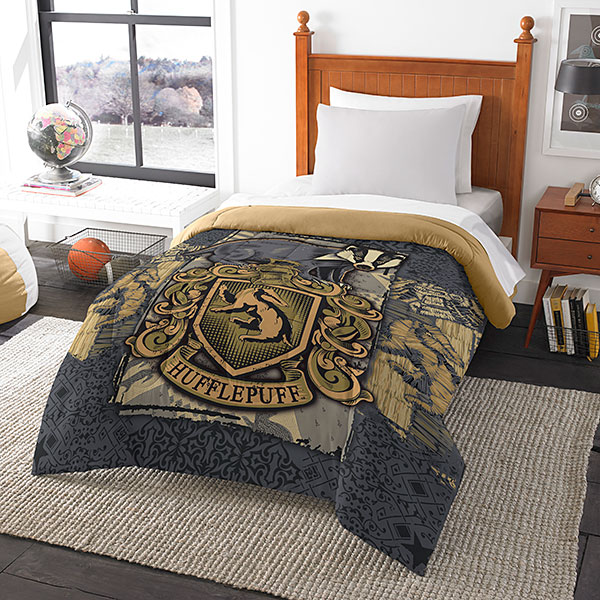 Rep Your House of Choice With HARRY POTTER Themed Comforters — GeekTyrant