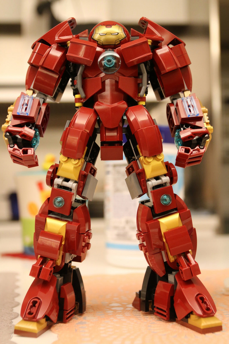 menacing-custom-made-lego-hulkbuster-armor1