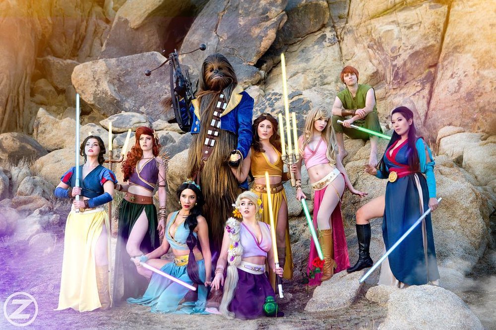disney-character-star-wars-mashup-cosplayers-gather-together-for-a-photo