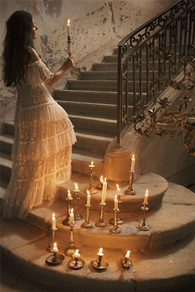 chateau-stairs.gif