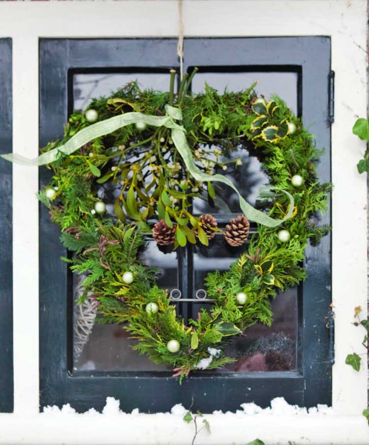 holiday-heart-wreath.jpg