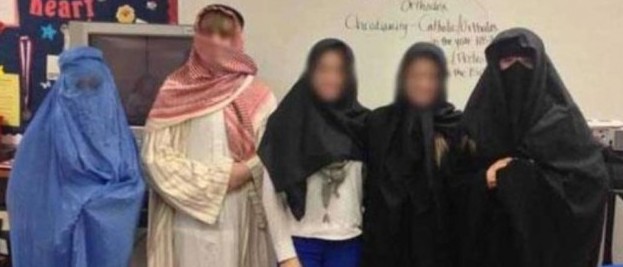 Texas public school students don burqas as part of an Islamic lesson.