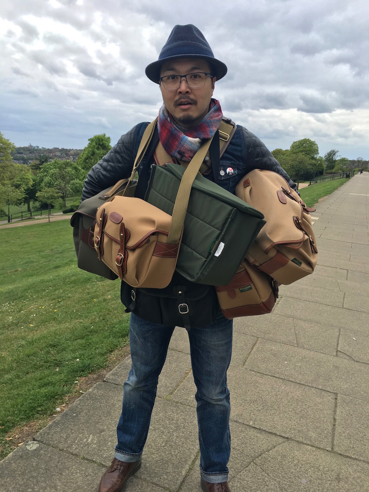  Jimmy with a few of his favourite Billingham bags! 