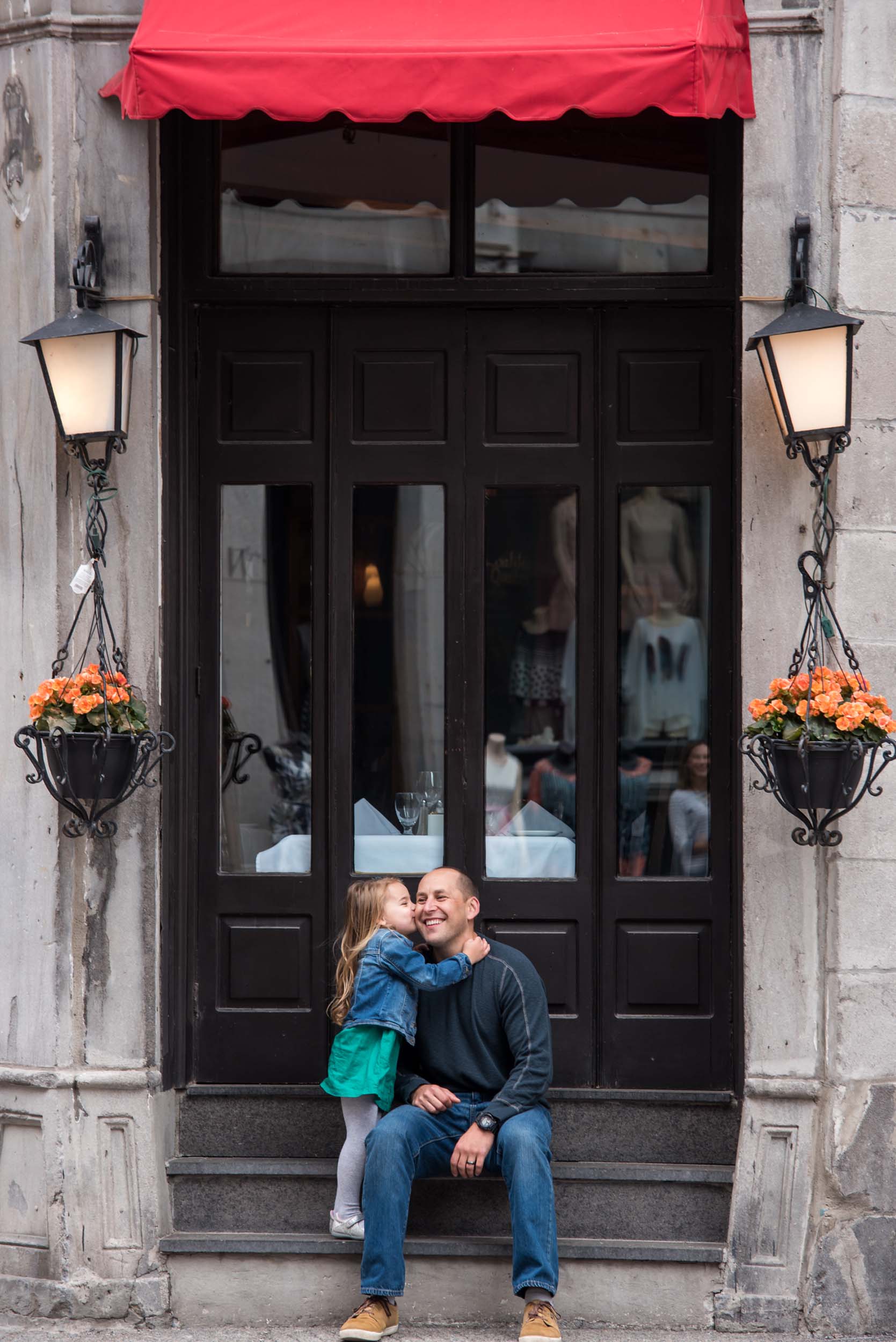  The Tutko family in  Montreal    Flytographer Marie  