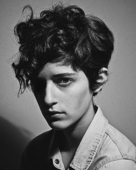 Androgynous Masculine-Leaning Coded Hairstyles for Wavy ...