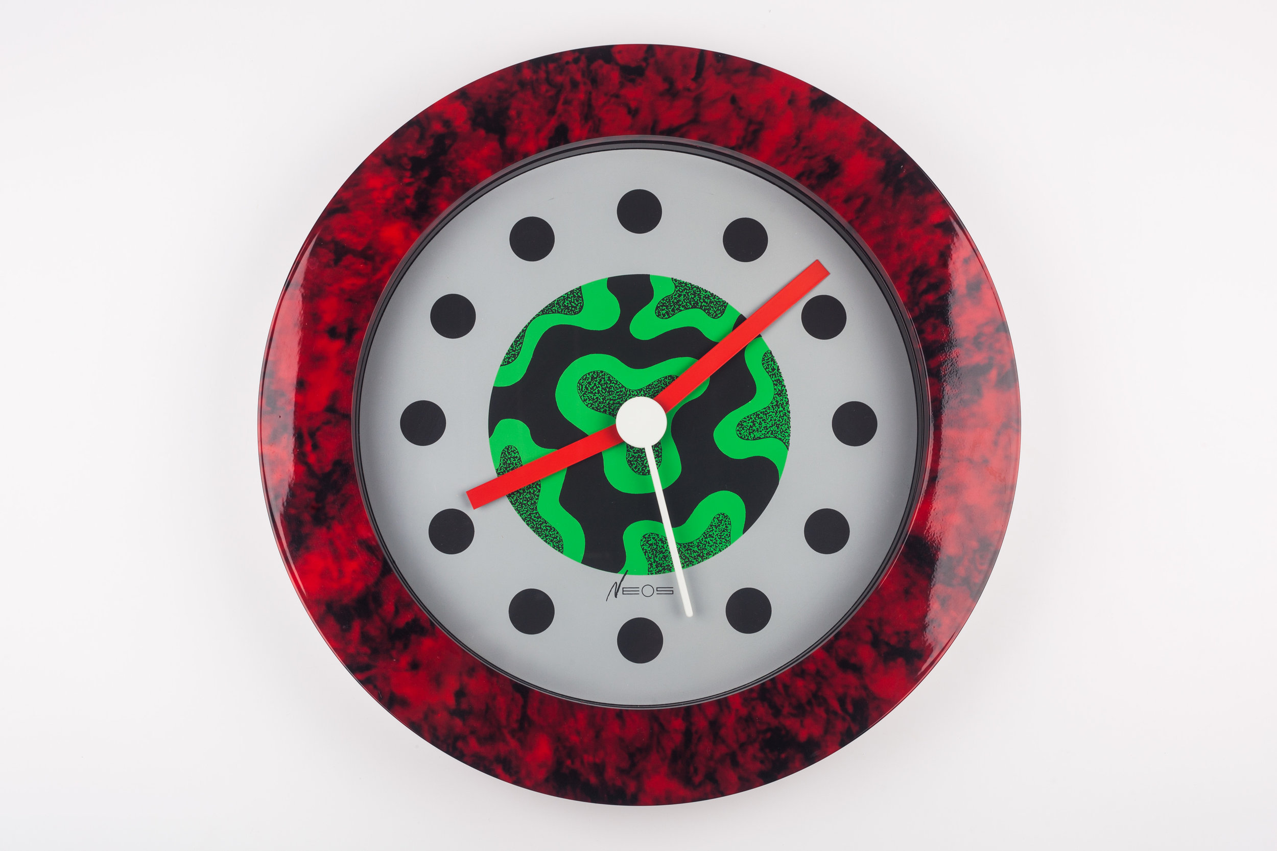 MEMPHIS WALL CLOCK, RED MARBLE EFFECT, DU PASQUIER &amp; SOWDEN X NEOS, ITALY, 1980S