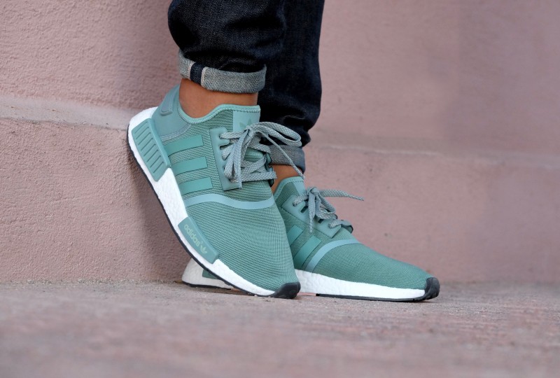 adidas nmd r1 womens vapour green