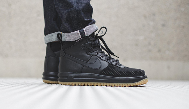 On Foot Look at the Nike Lunar Force 1 Duckboot 