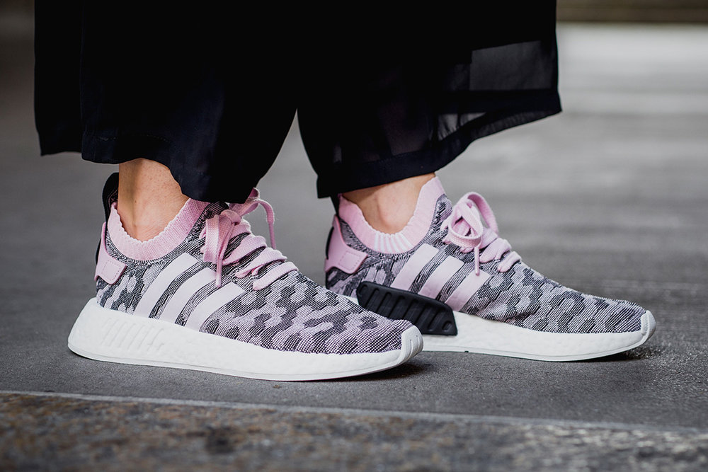 nmd r2 womens pink