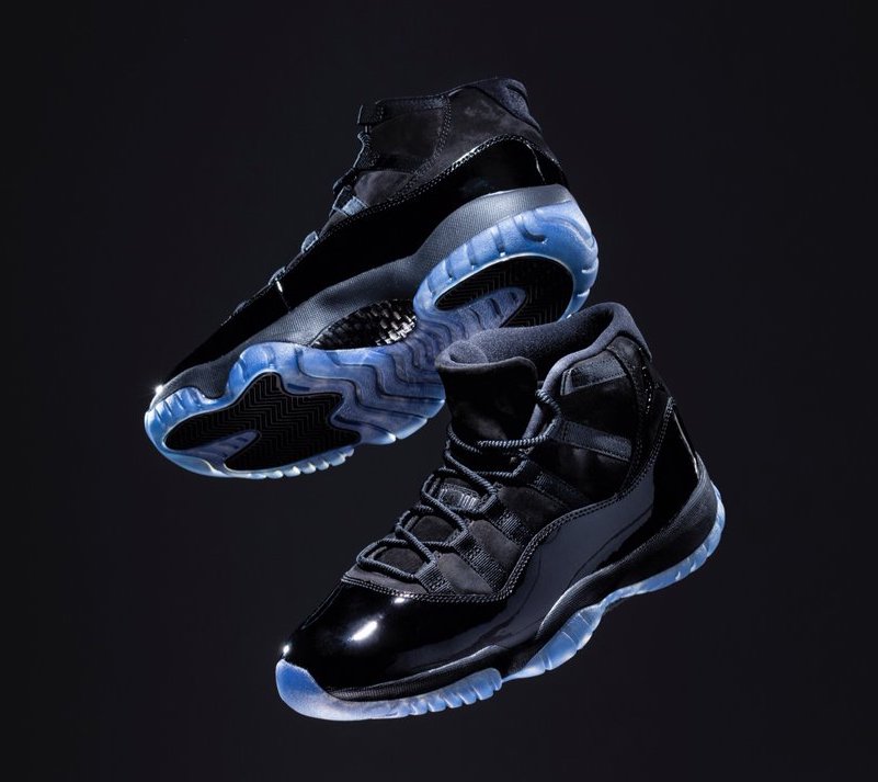 cap and gown 11s price