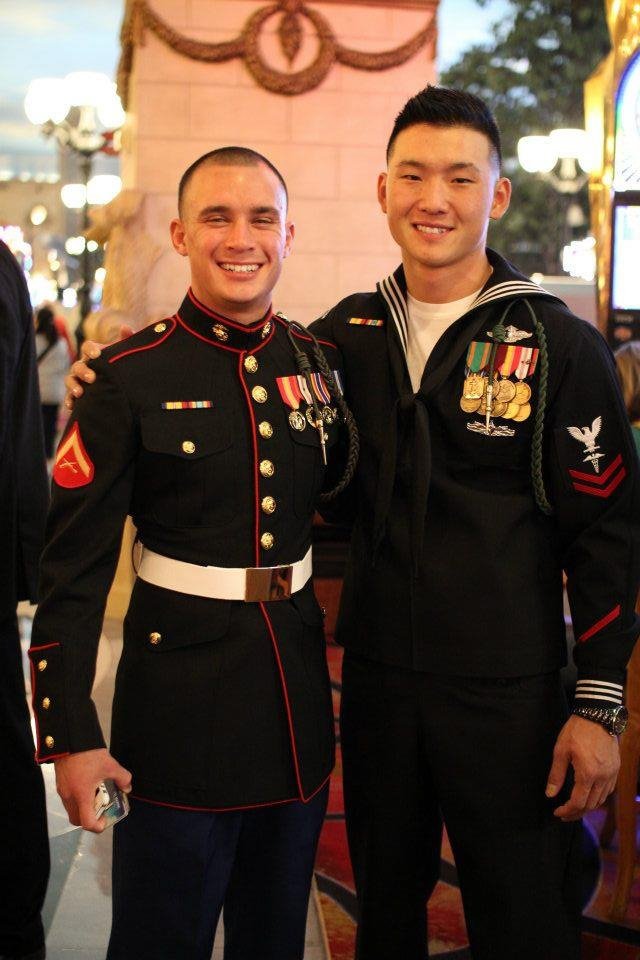 Petty Officer 2nd Class Jonathan Kong (right) and a squadmate from 1st Battalion, 5th Marine Regiment, Marshall Kotchasak. (USMC/released.)