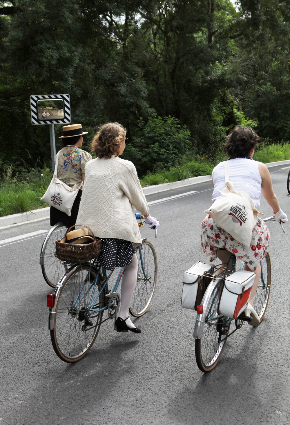 Anjou-Velo-Vintage-Saumur-France-Bike-Fashion-Bike-Pretty-Photos-Kelly-Miller-9