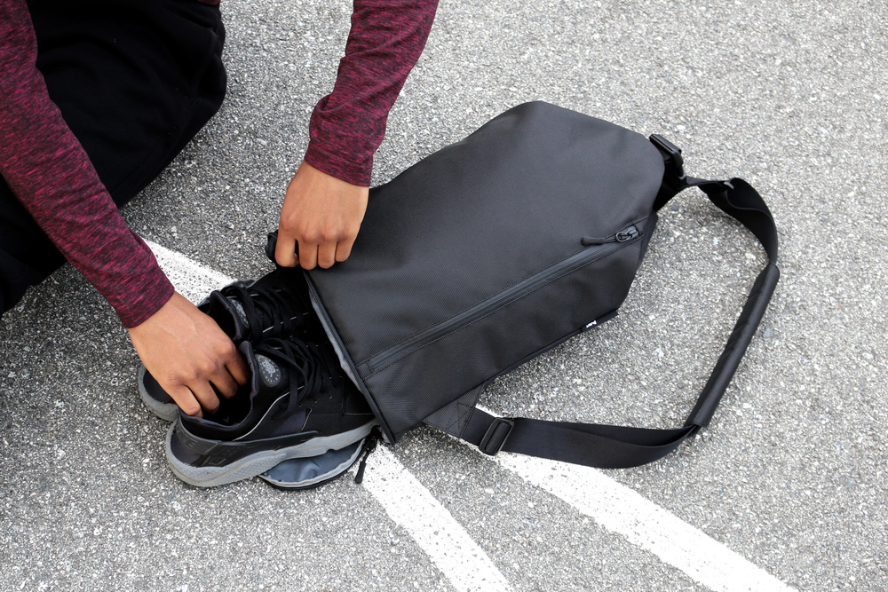Sling Bag - Black — Aer | Modern gym bags, travel bags and ...
