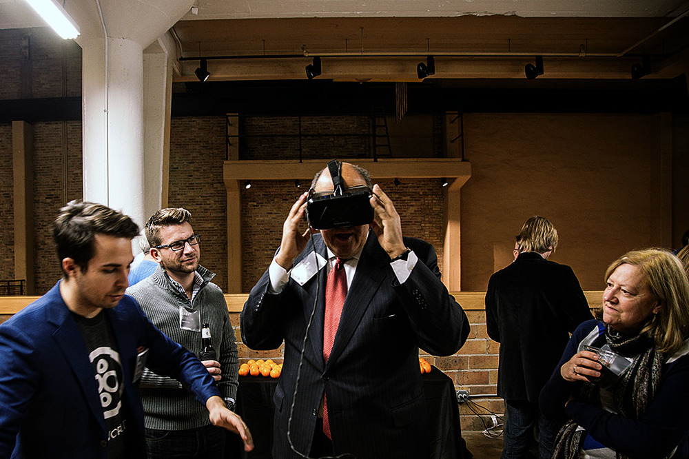  Ian Manger of BuiltWorlds shows Graham Grady of Shesfky &amp; Froelich&nbsp; the IrisVR Oculus Rift Demo. 