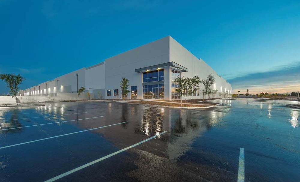 10 West Logistics Center, shiny and complete. (Photo courtesy of Graycor)