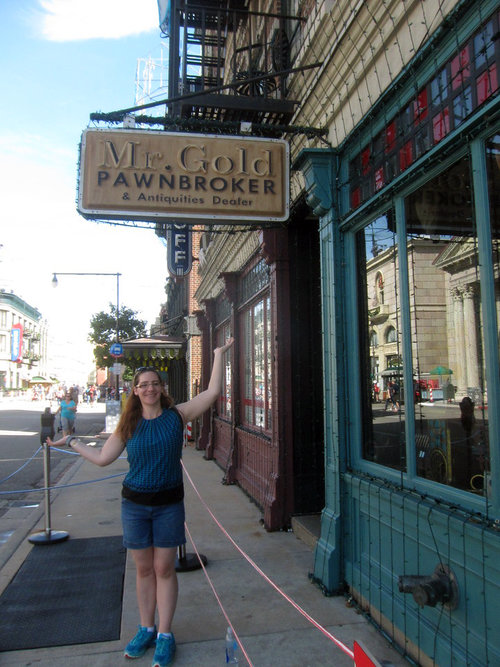 I was finally able to find Mr. Gold's shop from OUaT before it was too late!