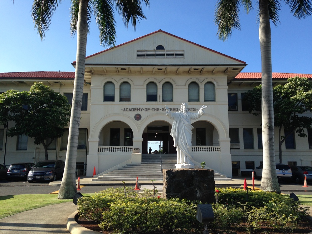  A lovely day for a school visit! Sacred Hearts Academy is the largest all-girls’ private school in Hawai‘i for students in grades pre-school (pre-kindergarten) to 12th.&nbsp; 