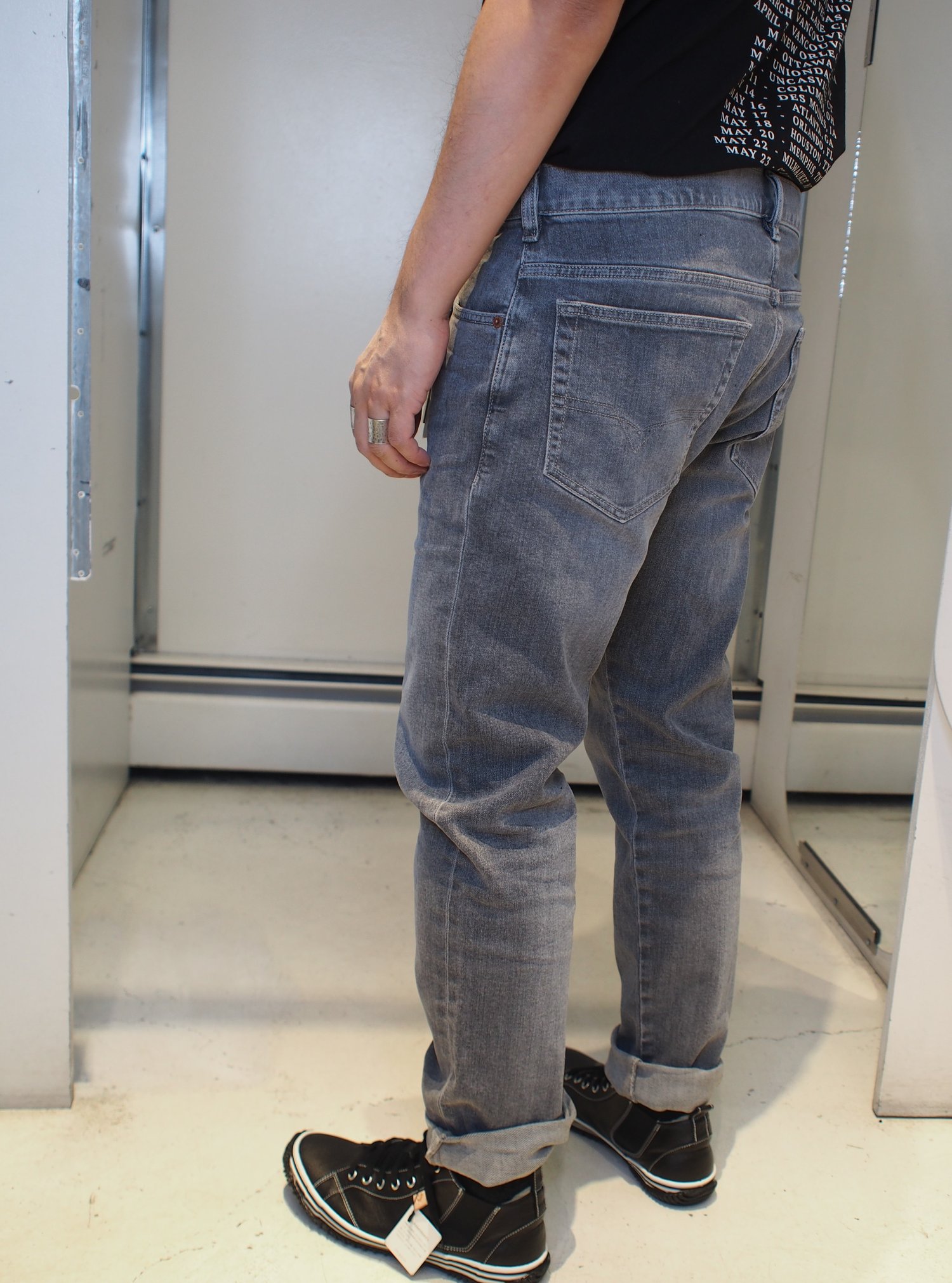 DIESEL D-Yennox Regular Tapered Jeans - 0GDAP Light Grey Denim — global  atomic designs inc