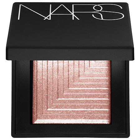  The preeeetttttiest eyeshadow you can use dry or with a wet brush for a more intense look. 