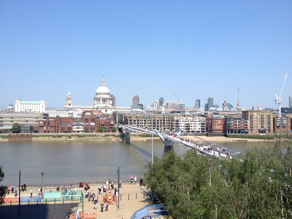  View of the Millenium Bridge over the THames River 