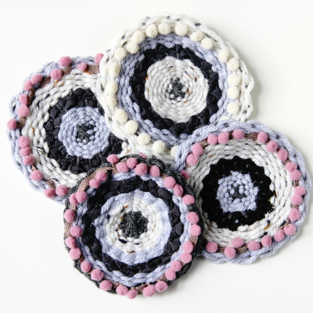 How to make woven coasters using a cardboard circle loom