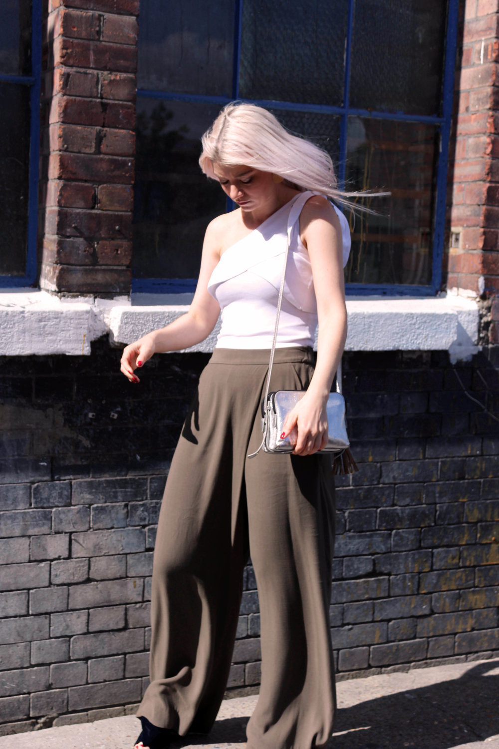 one shoulder top, khaki trousers, wide leg tousers, northern magpie, silver bag 2