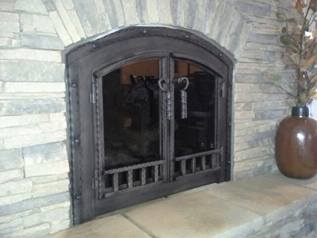 Fireplace doors can be constructed of steel or aluminum with a wide variety  of design features. Both metals come in a number of plated and powder coat  finish colors. 