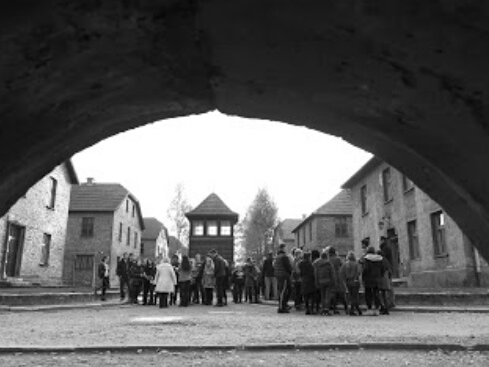 Auschwitz-3.gif