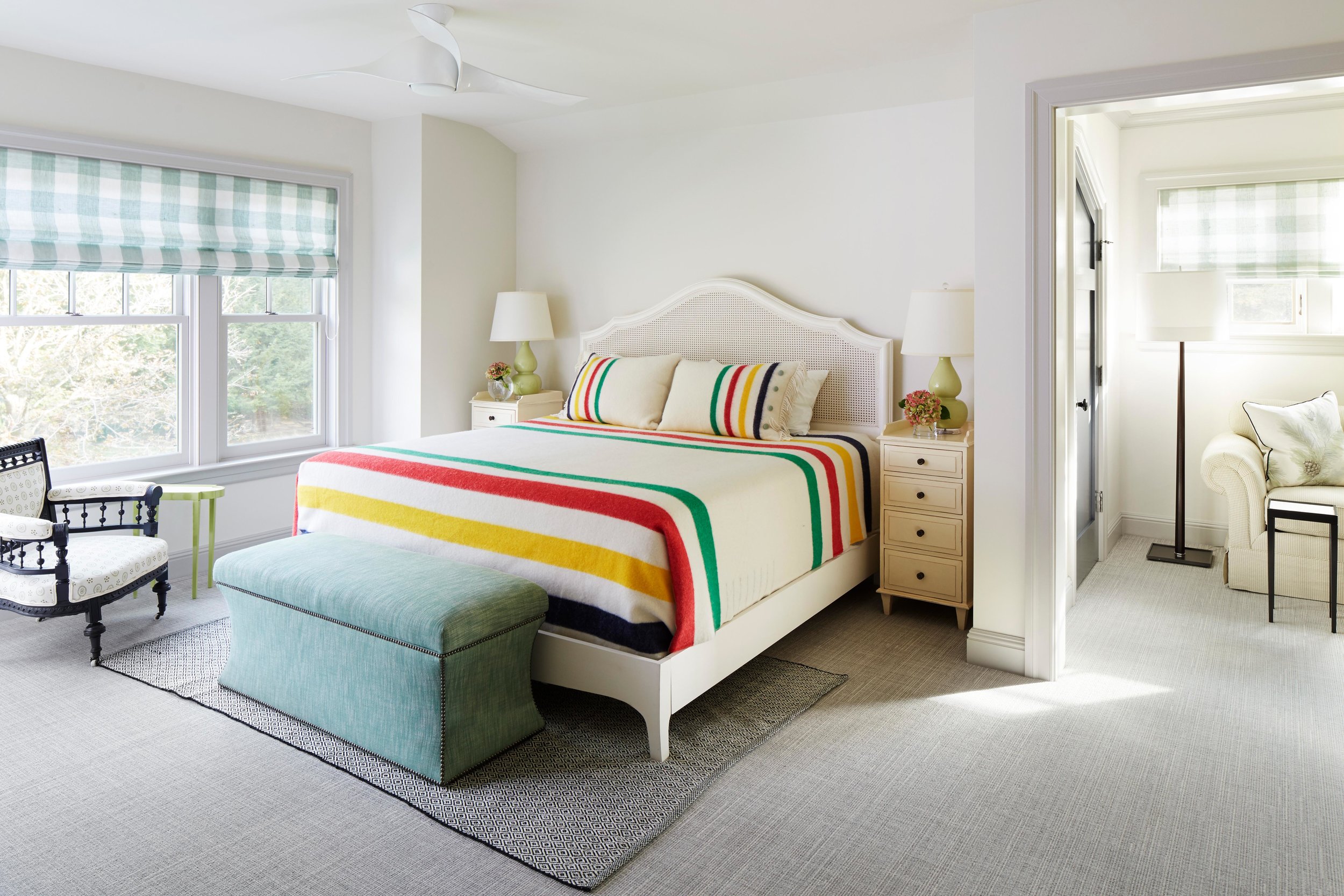 Camp blankets inspired this guest bedroom. Come see more interior design inspiration from Elizabeth Drake. Photo by Werner Straube. #interiordesign #classicdesign #traditionaldecor #housetour #elizabethdrake
