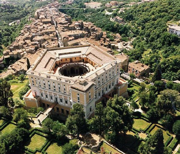 Palazzo Farnese - Caprarola — Park Hotel Sabina ****