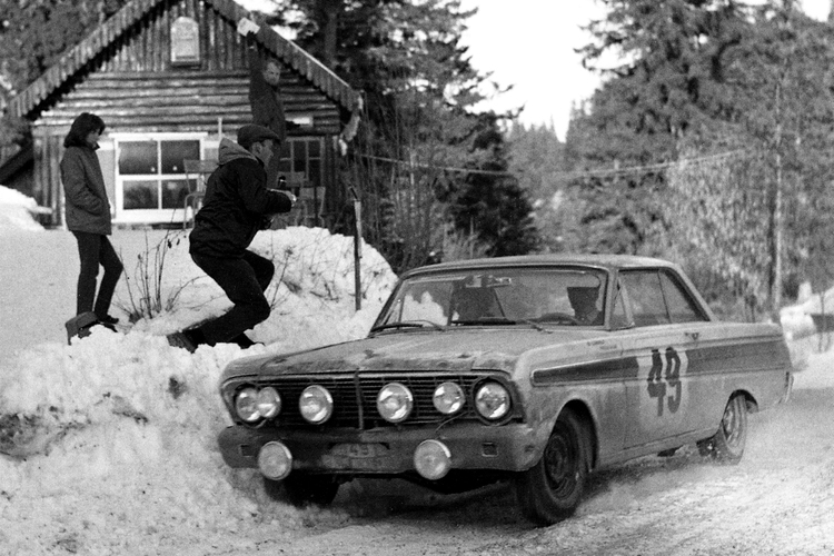 In Alan Mann Racing’s first major contract for Ford, Falcons were entered in the Monte Carlo Rally, first among which was the Bo Ljungfeldt/Fergus Sager car which set the fastest time on every stage.