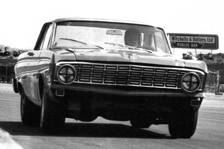 An Alan Mann Racing Ford Falcon set the first 100+ mph lap of the Silverstone GP circuit at the International Trophy meeting with Sir John Whitmore driving.