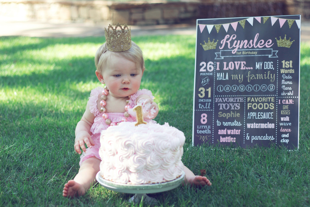 Adding a fun sign with Baby's stats is a fun way to add to the session! 