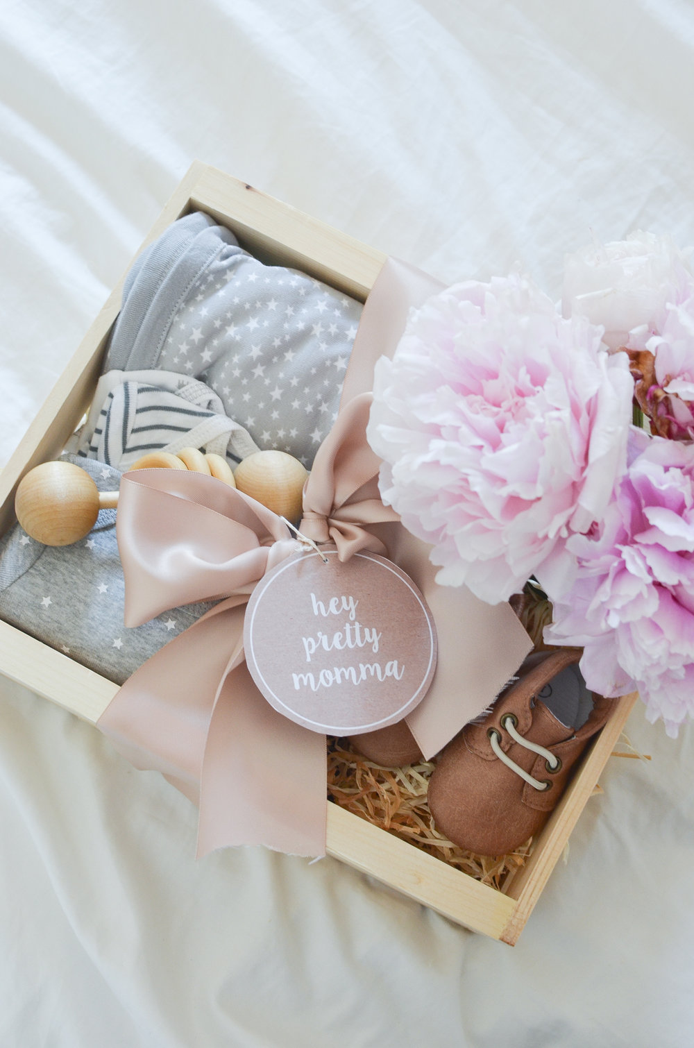 My Favorite Baby Shower Gift to Give + FREE Printable Tags! — Momma Society