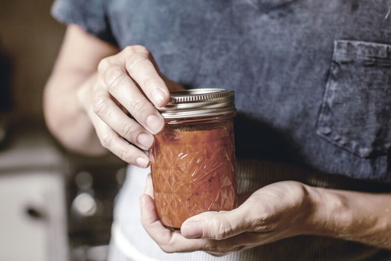 Summer Canning 101 : Roasted Garlic Roma Tomato Sauce • Heirloomed Blog