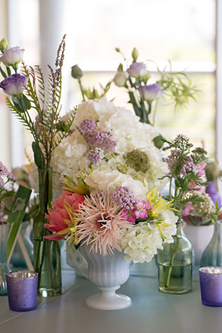 erin-johnson-photography-floral-watercolor-wedding-inspiration-17.jpg