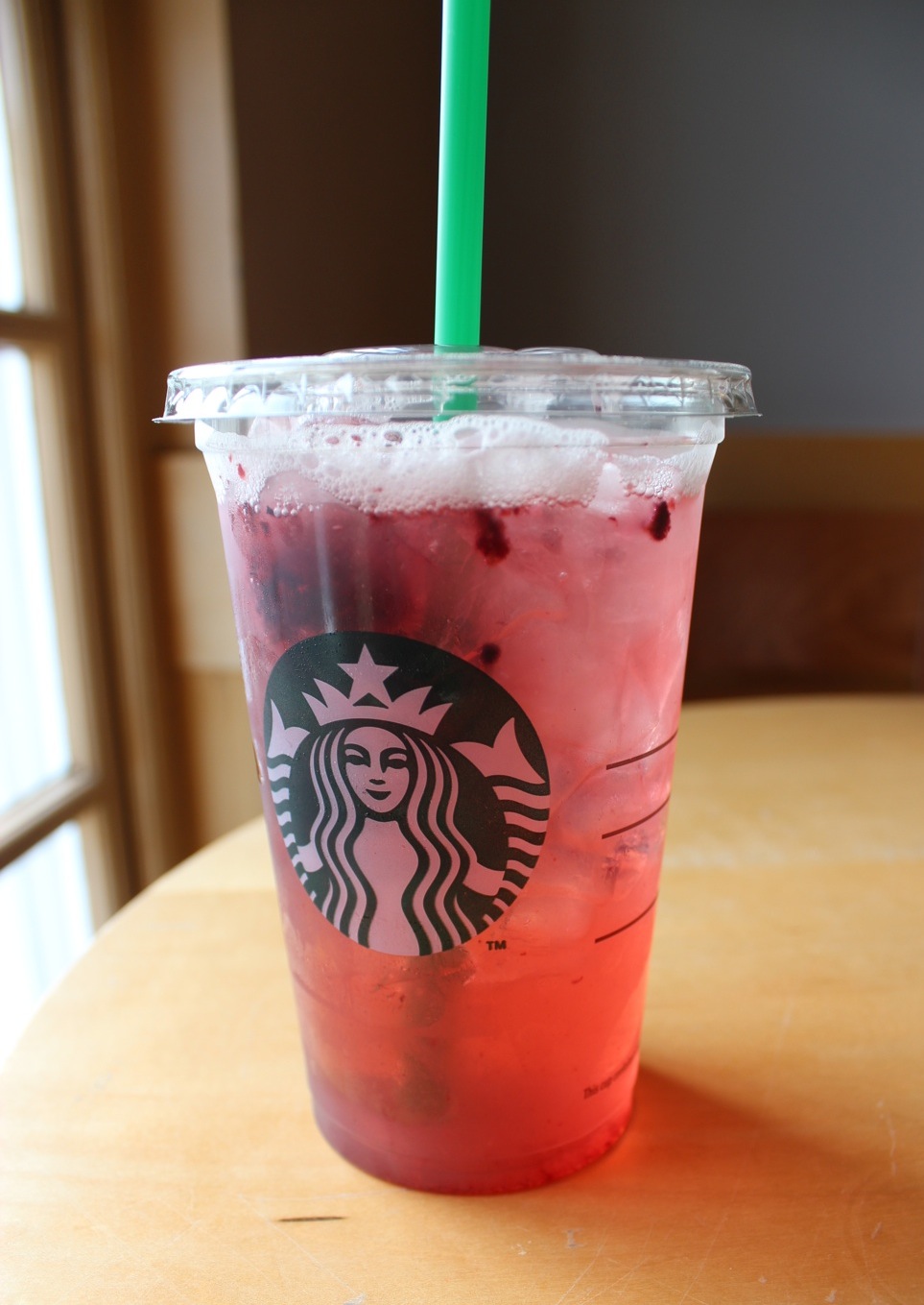 Starbucks Very Berry Hibiscus Refreshers Review Slinky