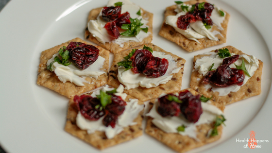 ranberry and Cream Cheese Crackers Recipe. A delicious and quick snack. Read now or pin for later. - Health Happens at Home