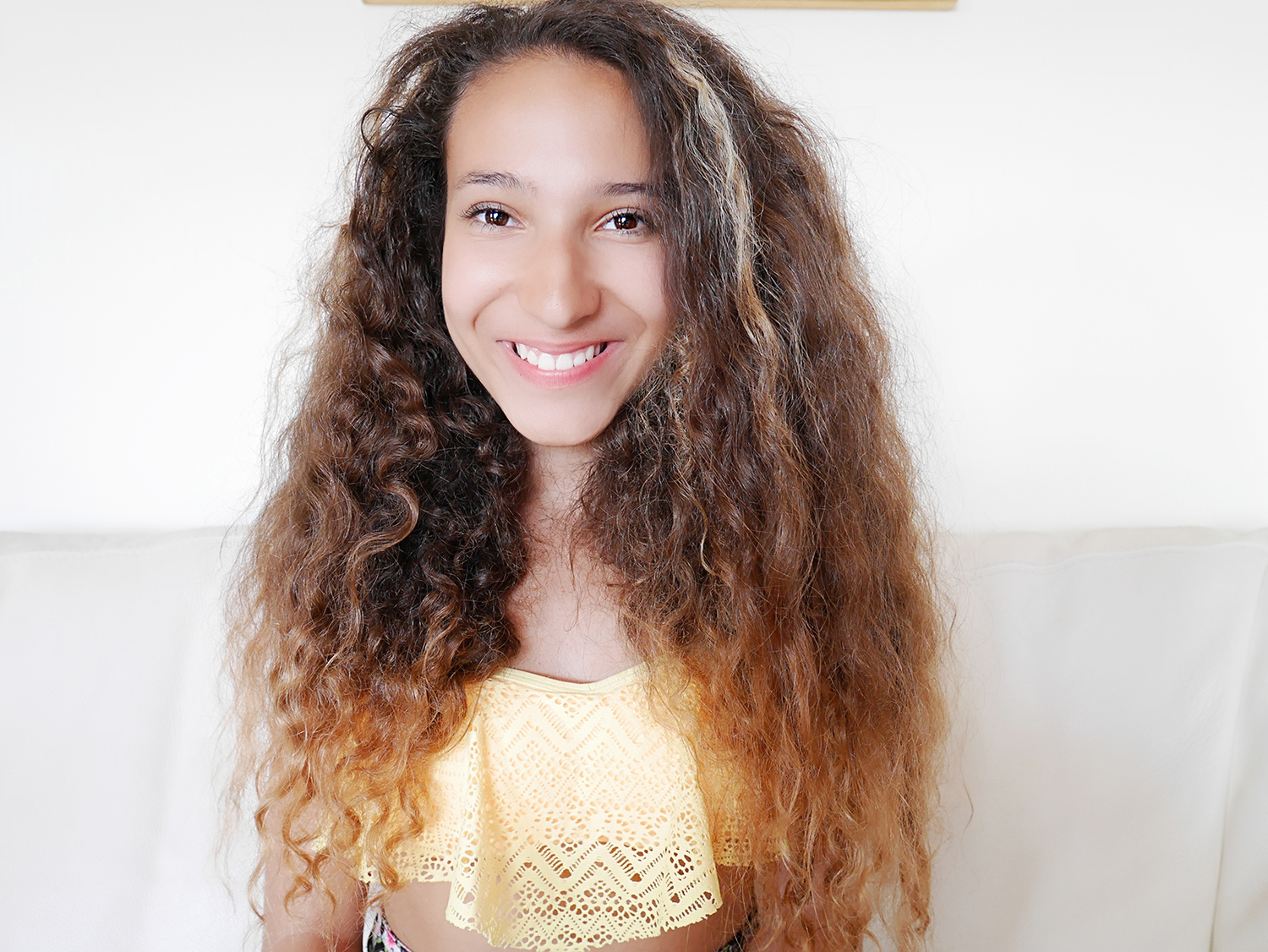 HOW TO GET RID OF FRIZZY HAIR Isabellas Clearly