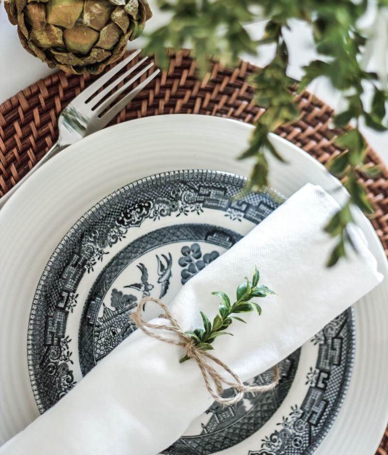 ideas for a simple, natural holiday table