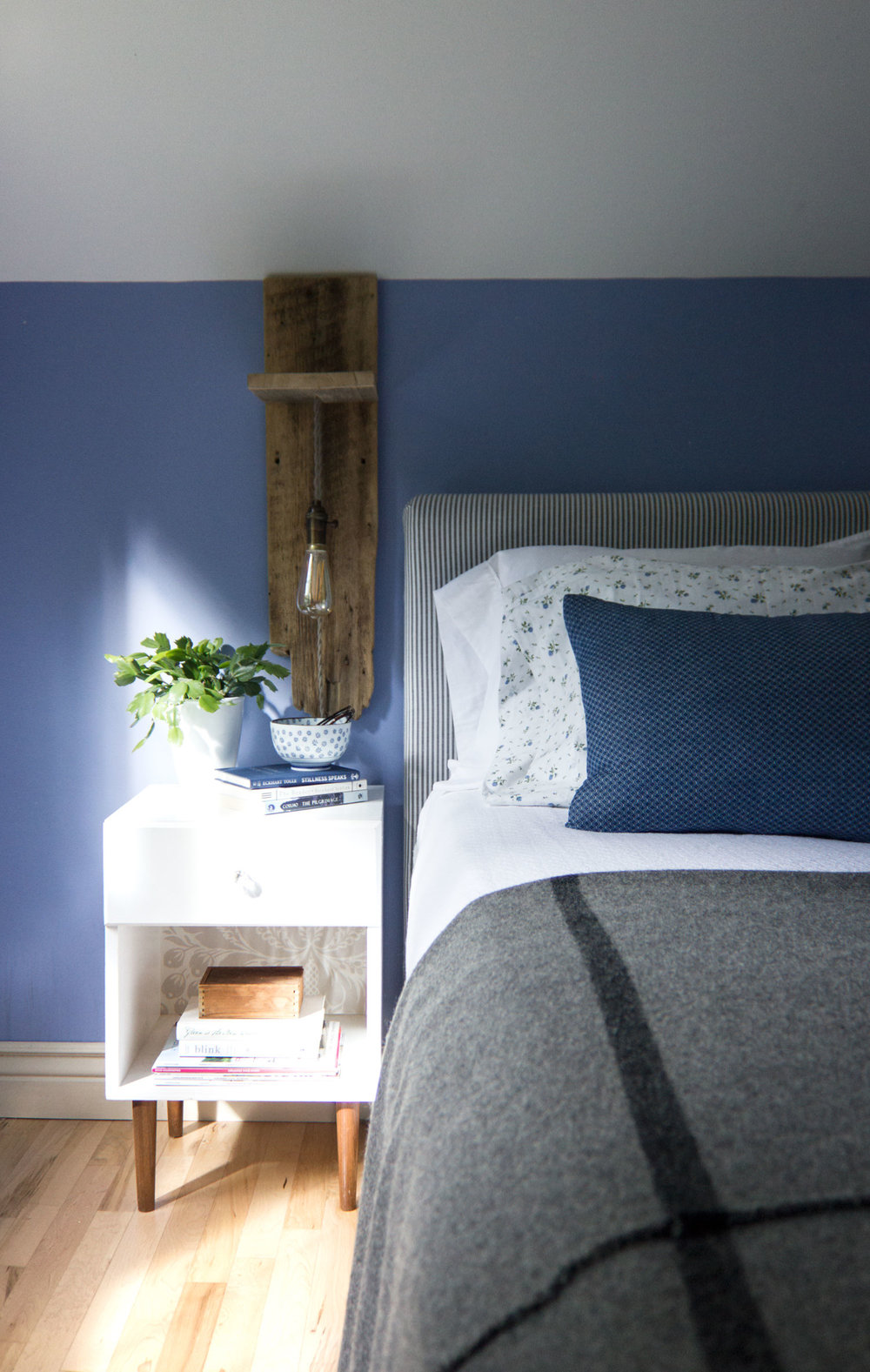 calm your bedroom: six steps to create an essentialist home