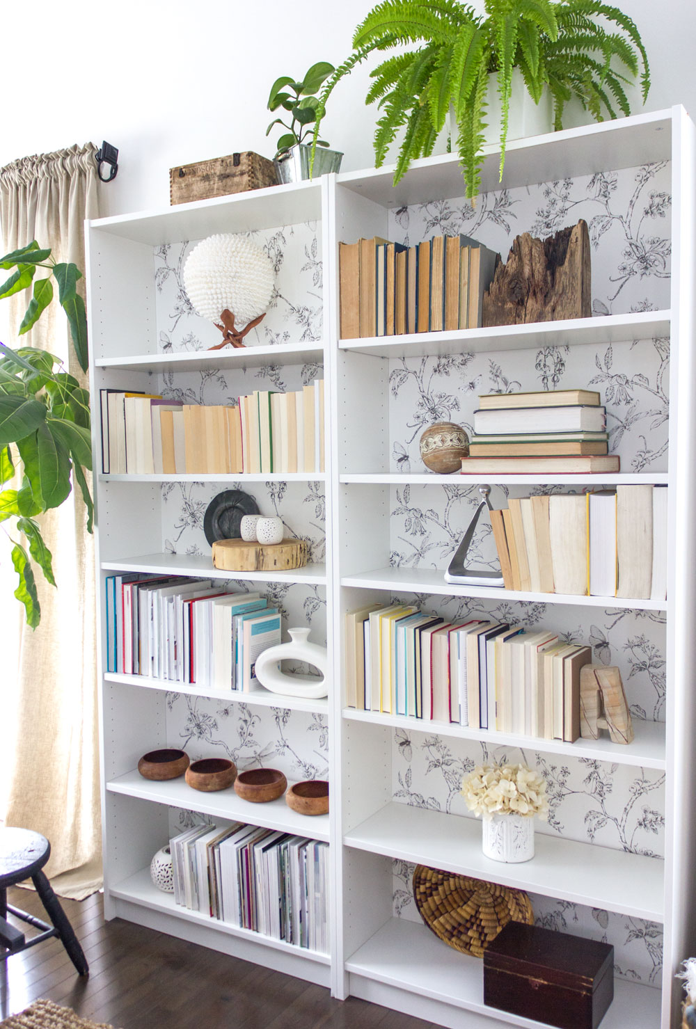 neutral-bookcase-styling.jpg