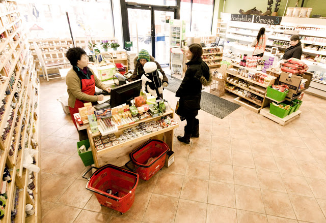 Qi Natural Foods on Bathrust and Bloor