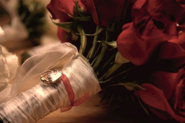  Christmas Wedding Bouquet with Locket and Rings | He and She Eat Clean 