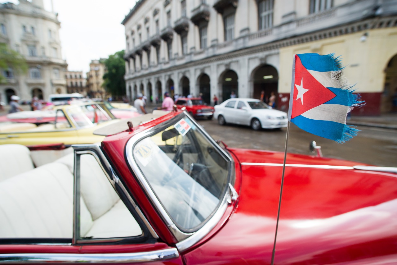 Αποτέλεσμα εικόνας για 55 U.S. senators introduce bipartisan bill to lift the travel ban on Cuba