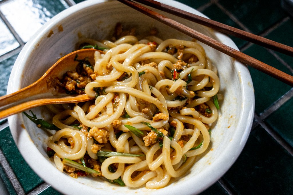 Spicy Basil Chicken Udon — Eat Cho Food