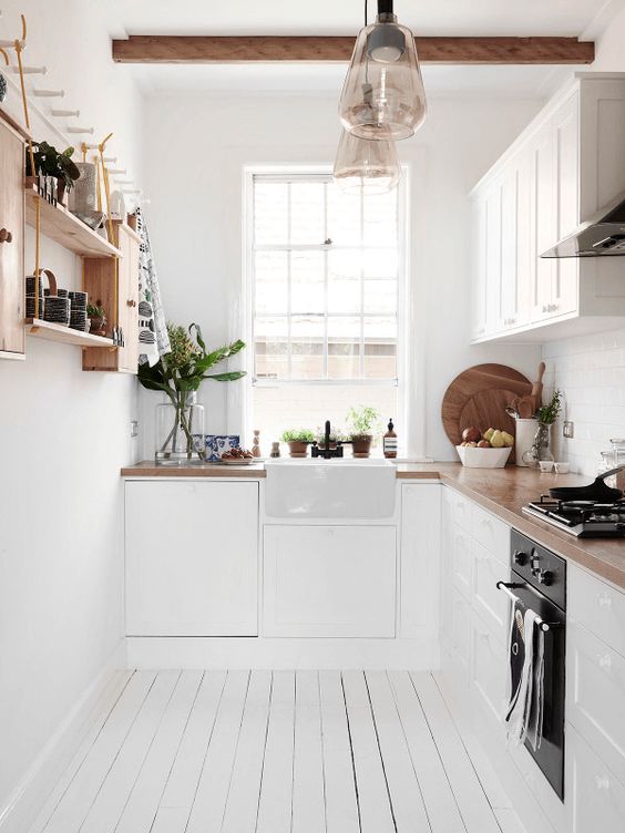 classic+small+white+kitchen